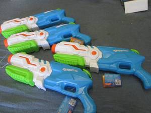 4 Super soakers...