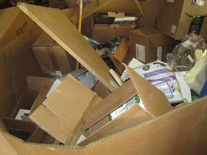 Pallet resale lot filled with retur...