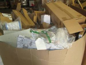 Pallet resale lot filled with retur...