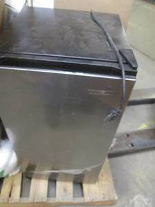 Used Vissani mini fridge...
