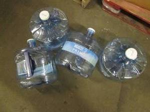 Lot of 4 Primo 3 gallon water jugs ...