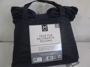 Faux fur pillow 2 pack...