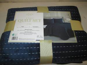 Lenox 3 Piece bedding set...