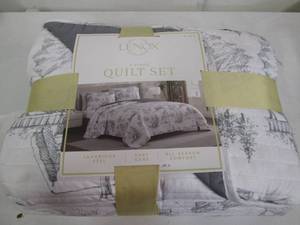 Lenox 3 Piece bedding set...