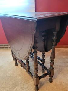 Vintage Mahogany Gateleg Table