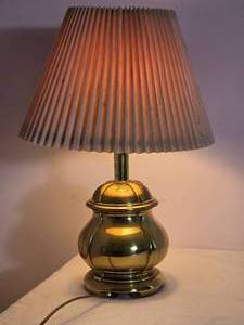 Vintage Brass Tone Accent Table Lamp
