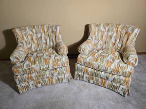 Pair of Pattern Upholstered Tufted Club Chairs - Heritage