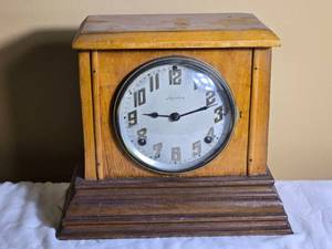 Antique Ingraham Wooden Mantel Clock