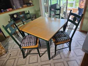 Country Style Dining Table with Four Apple Back Chairs