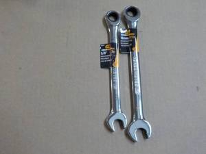 2 Gear Wrench Ratcheting Wrenches...