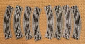 LLR - Eight Lionel O-Gauge Curved Train Track Sections
