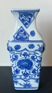 LR - Blue & White Porcelain Vase 8 Inch