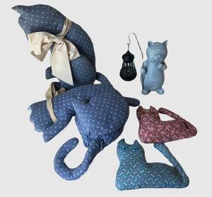 BR1 - Cat Plush Decor Assortment with Lantern (Lot of 5)