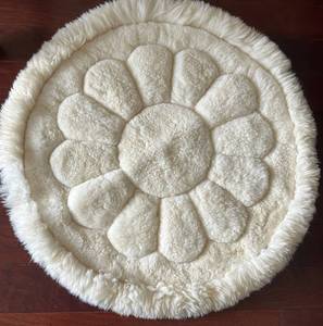 LR - Petite Faux Fur Rug 38 Diameter