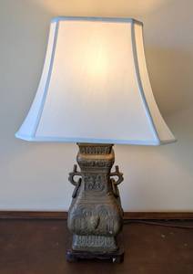 MB - Vintage James Mont Style Chinoiserie Table Lamp With Hu Vessel Base