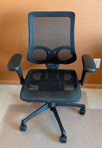 O - Rolling Office Chair with Adjustable Height