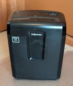 O - Fellowes 9c Paper Shredder
