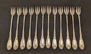 K - Set of 12 1881 Rogers A1 Vintage Silver Plated La Vigne Pattern OysterCocktail Forks