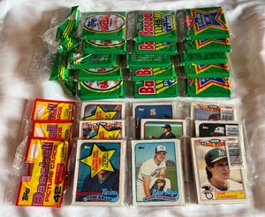 8 Rack Packs - 1989 and 1990 Topps Baseball Cards