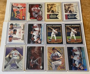 (12) Greg Maddux Insert Baseball Card Lot
