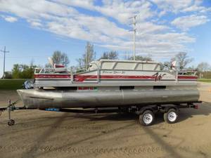 1995 Weeres Fisherman Deluxe 20 (NO TRAILER)