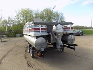 1995 Weeres Fisherman Deluxe 20 (NO TRAILER)