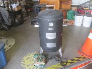 (EW3) Meca Electric Barbeque Grill...