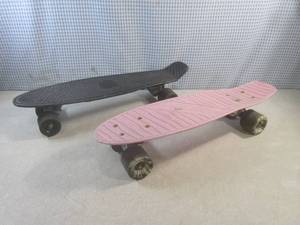 (EC1) 2 Vintage Skateboards...