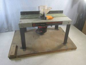 (EW3) Black & Decker Adjustable Rou...
