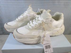 (CS) Pair of Womens Reebok Chaos S...