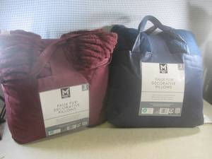 (G-1) ) 2 - 2-Packs of Faux Fur Dec...
