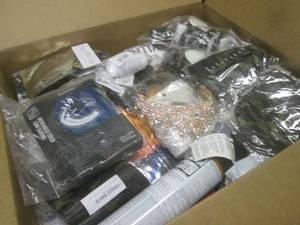 (EW6) Big Box Full of Assorted Unso...
