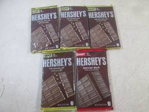 (B-1) 5 Giant 25-Piece Hersheys Cho...