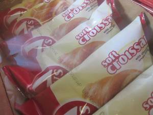 (B-4) Case of 24 7 Days Soft Croiss...