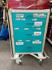 MSRP $2,000 Armstrong Medical SupplyProcedure Cart, 4 Large Storage Drawers, Slide Out Work Surface, Mobile Hospital PPE &amp Supply Cart, Heavy-Duty Steel Construction, Smooth Rolling Casters, Ideal For All Types Of Storage Applications Good Condition
