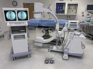 WOW MSRP $150,000 GE OEC ESP FlexiView 8800 Mobile C-Arm Fluoroscopy System, 1K x 1K 16-Bit Imaging Workstation, AutoTrak &amp Digital Zoom wFootswitch &amp Hand Remote, DICOM Compatible, SurgicalOrthopedicVascular Imaging System, Works Excellent