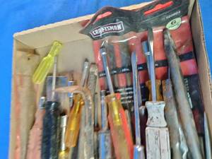 Large lot of screwdrivers