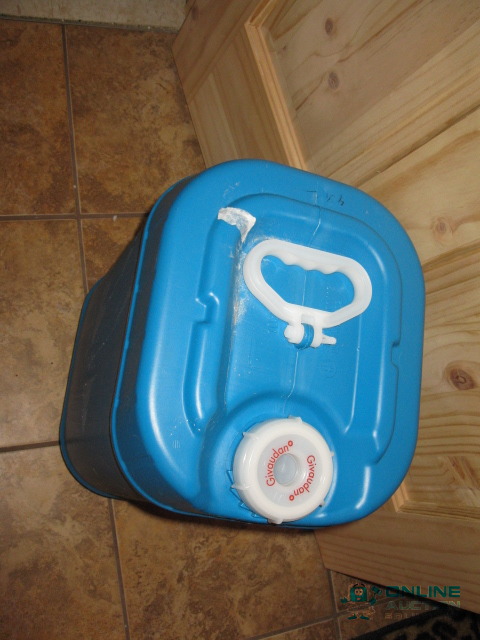 lot 36 image: Water Storage Containers, approx 5 gallons