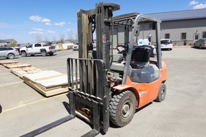 Toyota forklift model 7FG425