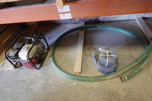 Honda 2 inch Trash pump wsuction & discharge hose (like new)