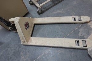 Pallet Jack (1 bad wheel)