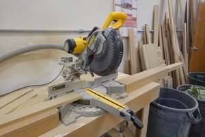 Dewalt 10 inch sliding compound mitre saw, wstand