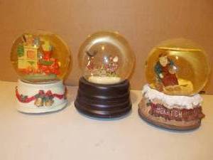 Vintage Christmas Snow Globes - 3-Piece Lot