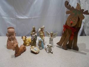 Vintage Miniature Ceramic Nativity Set & Wooden Reindeer Decor Lot