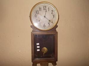 Vintage Wooden Mantle Clock  Shelf Clock with Round Dial