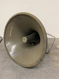 University Sound Horn Loudspeaker PA Speaker w Mount Bracket Used