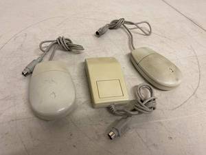 3 Vintage Apple Desktop Bus ADB Mice G5431 M2706 Models