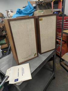 Acoustic Research AR-2ax Vintage Bookshelf Speakers Walnut Pair