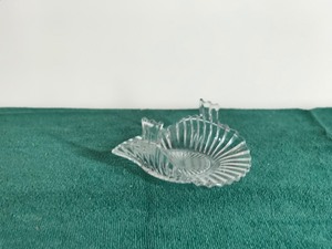 Vintage Heisey Ridgeleigh Bon Bon Dish - Uranium - Glows green when hit with a black light