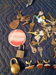 Car emblems, suicide knob, reflectors, pad locks and keys